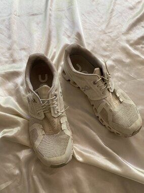 Women's On Cloud 5 Running Shoes Pearl White Size 8